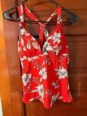 Kohl's Scarlet Floral Knotted Twist Tankini Top